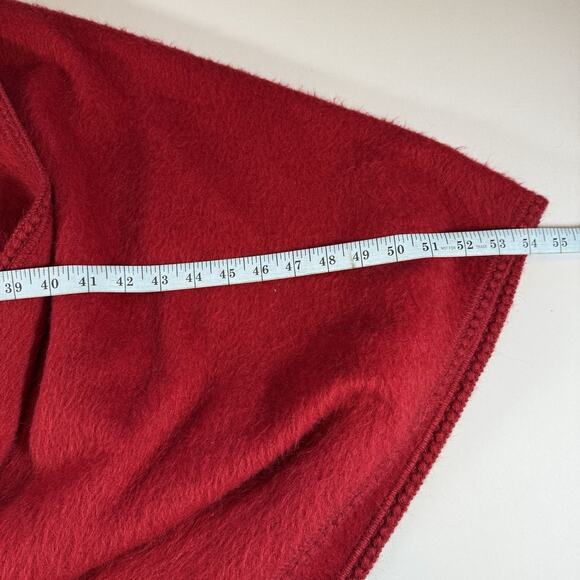 Elegant Red Women's Scarf with Fringe - Picture 10 of 11